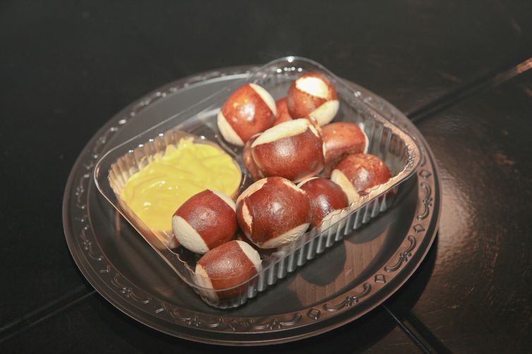 Pretzel Knots with Cheese